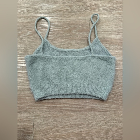 Meshki Katria Fluffy Crop Top Size Small - Picture 2 of 3